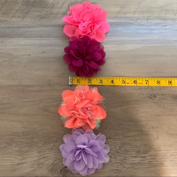 Flower Hair Clips set of 4, used - Picture 3 of 5